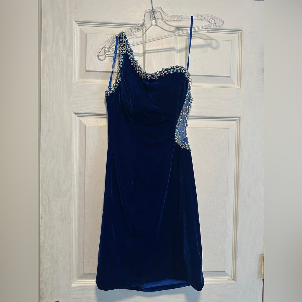 Elegant Blue One-Shoulder Dress